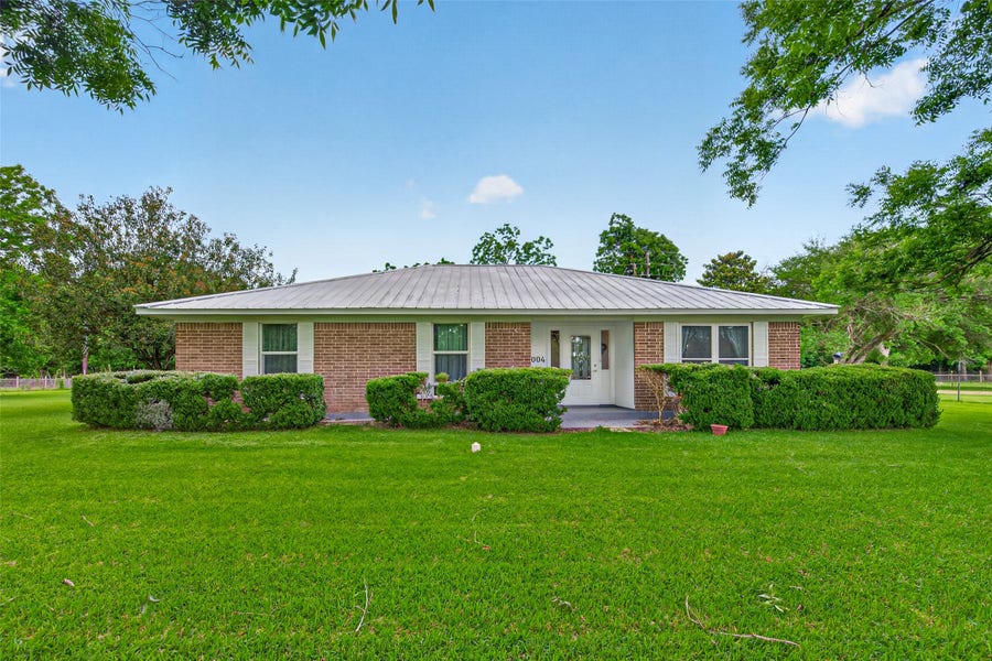 Property photo for 1004 Wagon Road, Simonton, TX