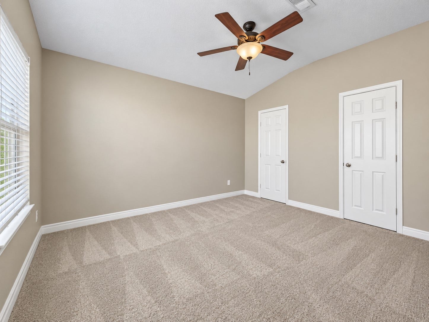 96 S Piper Trace, The Woodlands, TX 77381 96 S Piper Trace, The Woodlands, TX 77381