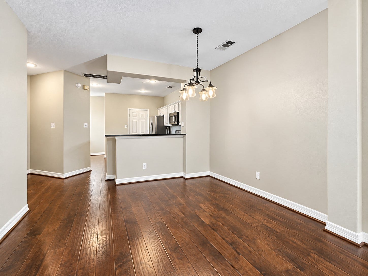 96 S Piper Trace, The Woodlands, TX 77381 96 S Piper Trace, The Woodlands, TX 77381