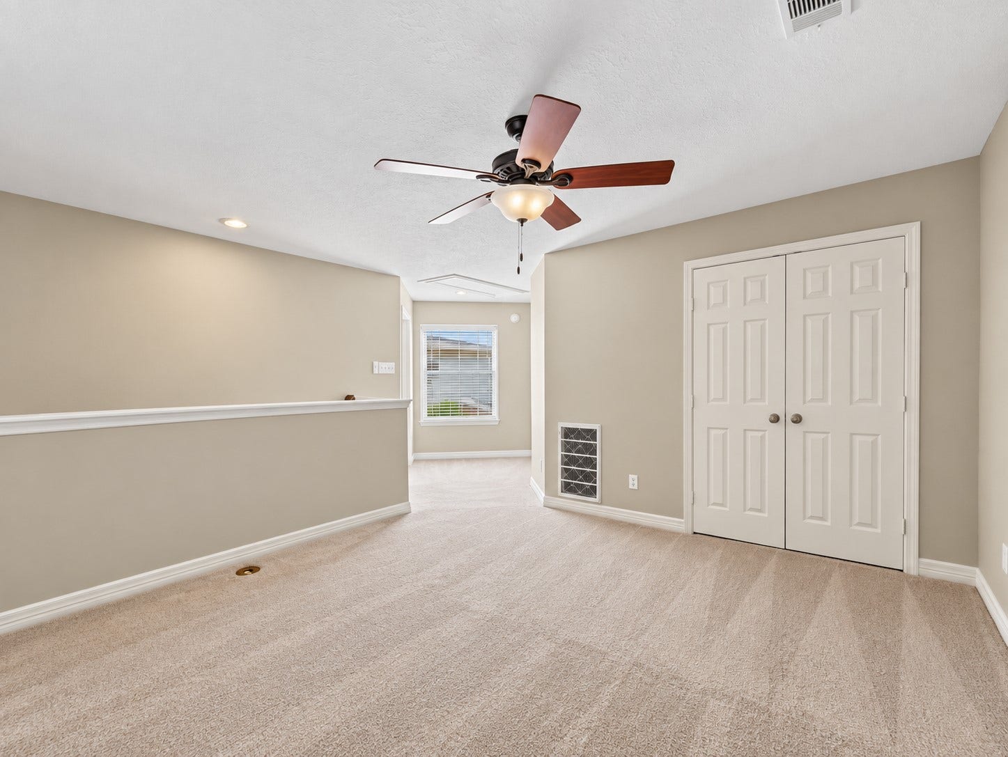 96 S Piper Trace, The Woodlands, TX 77381 96 S Piper Trace, The Woodlands, TX 77381