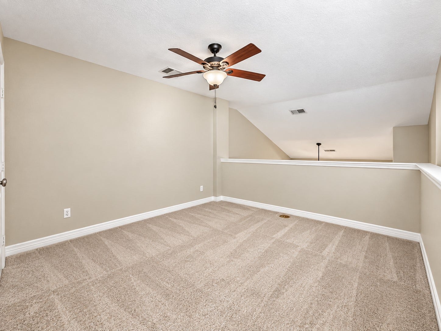 96 S Piper Trace, The Woodlands, TX 77381 96 S Piper Trace, The Woodlands, TX 77381