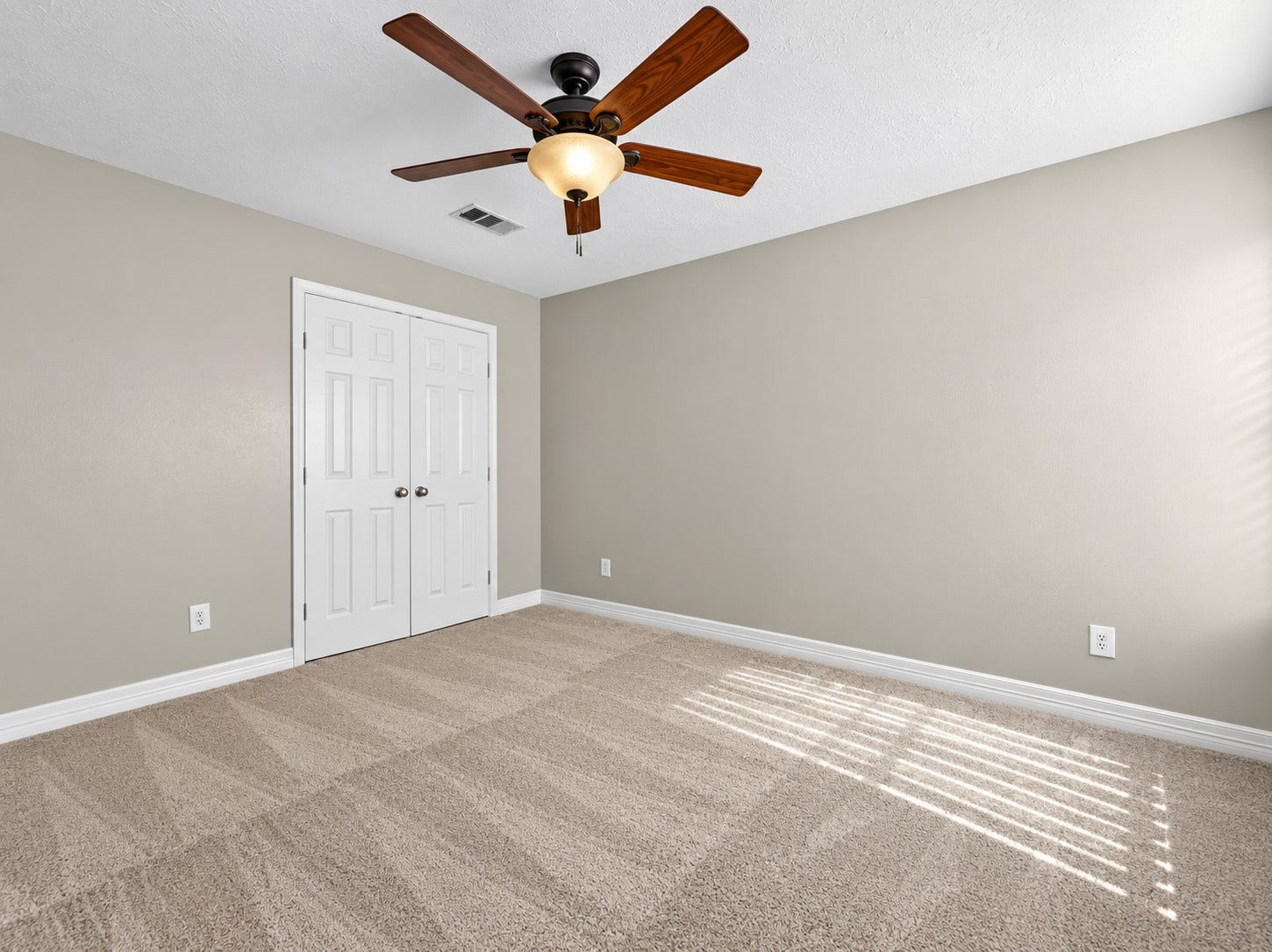 96 S Piper Trace, The Woodlands, TX 77381 96 S Piper Trace, The Woodlands, TX 77381