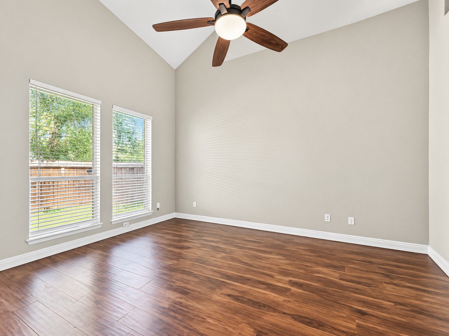 96 S Piper Trace, The Woodlands, TX 77381 96 S Piper Trace, The Woodlands, TX 77381