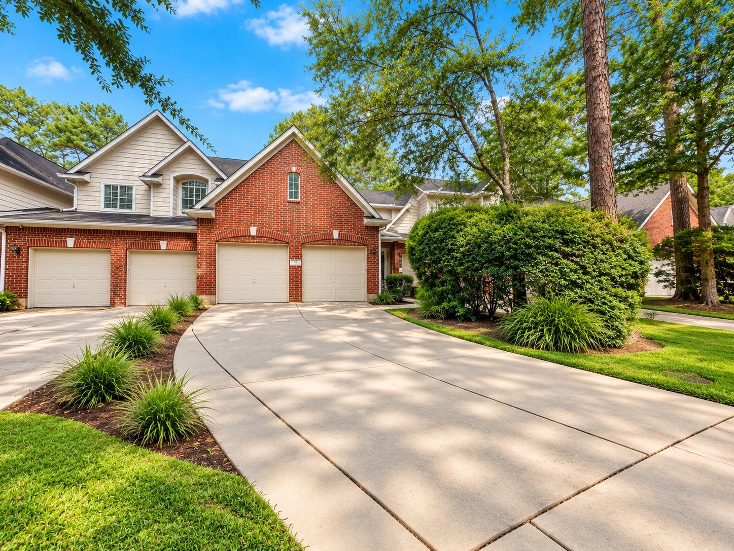 96 S Piper Trace, The Woodlands, TX 77381 96 S Piper Trace, The Woodlands, TX 77381