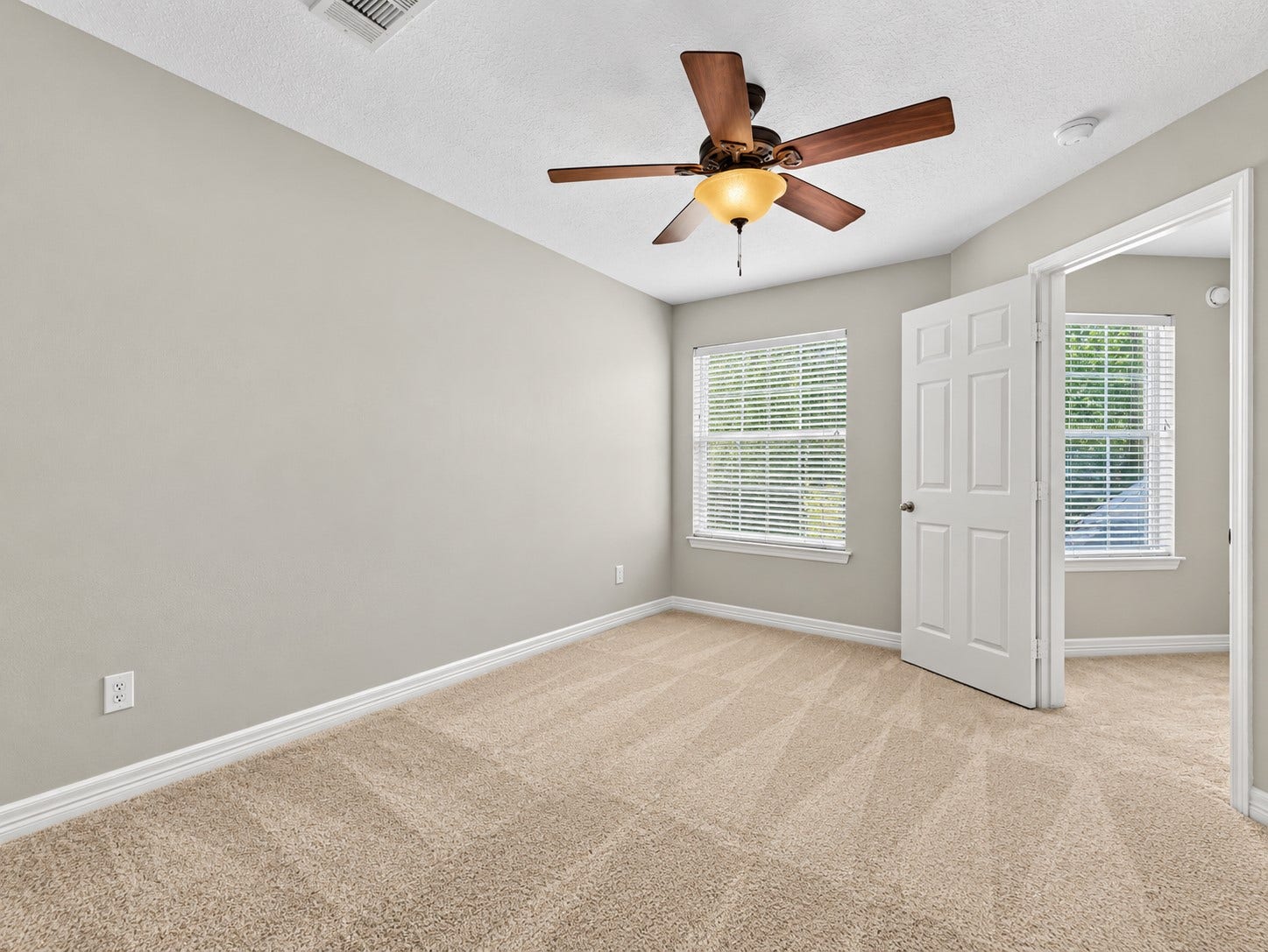 96 S Piper Trace, The Woodlands, TX 77381 96 S Piper Trace, The Woodlands, TX 77381