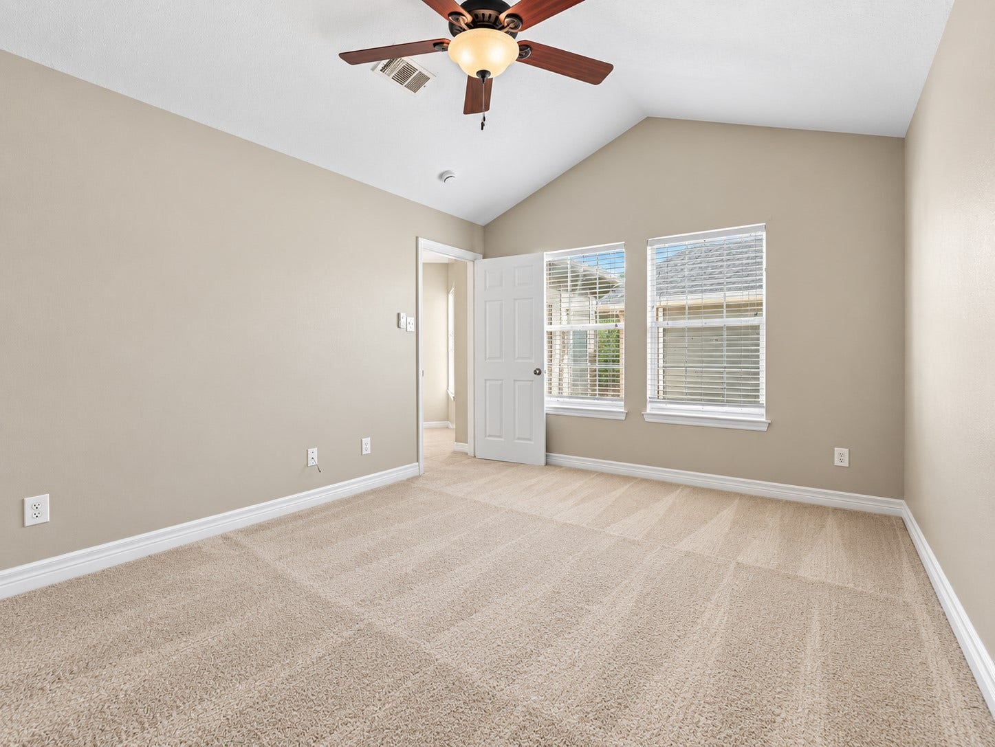 96 S Piper Trace, The Woodlands, TX 77381 96 S Piper Trace, The Woodlands, TX 77381