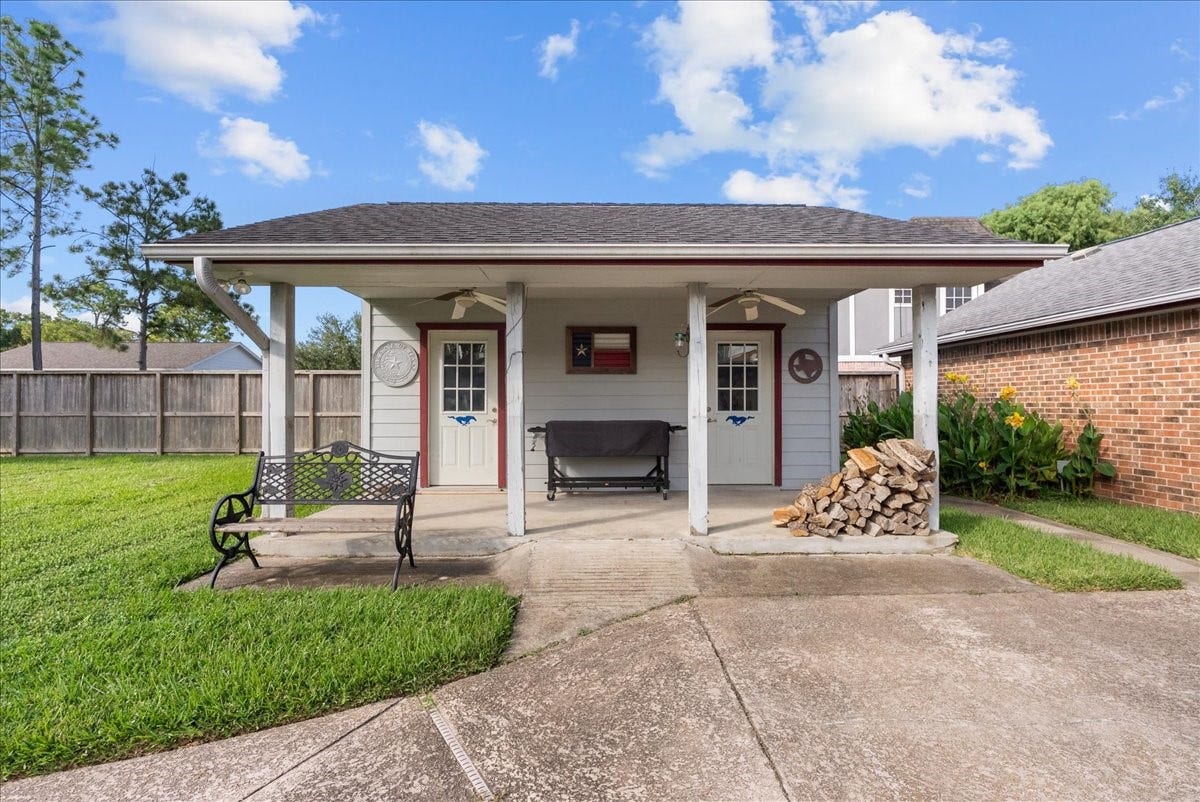 1016 Glenshannon Avenue, Friendswood, TX 77546 1016 Glenshannon Avenue, Friendswood, TX 77546
