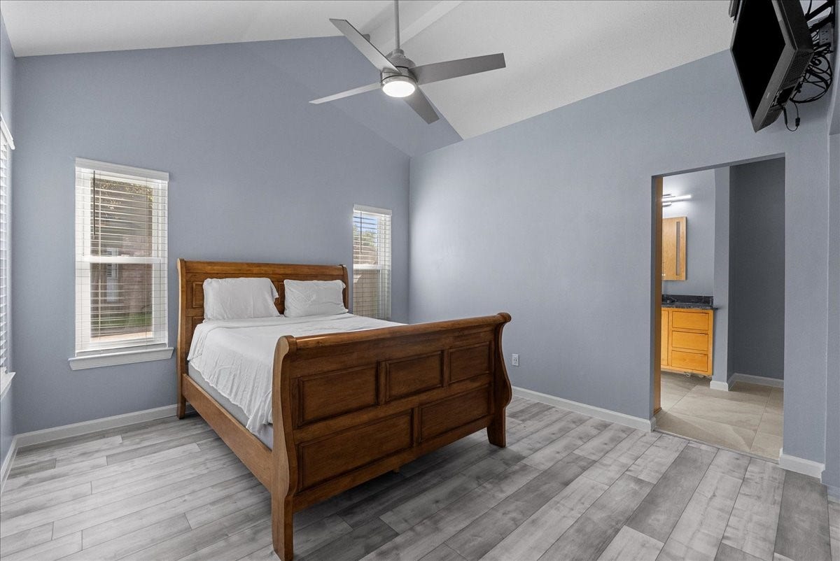 1016 Glenshannon Avenue, Friendswood, TX 77546 1016 Glenshannon Avenue, Friendswood, TX 77546