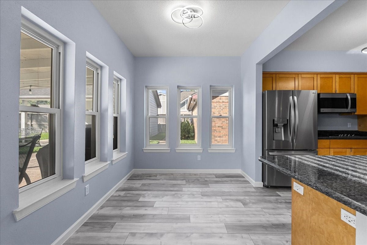 1016 Glenshannon Avenue, Friendswood, TX 77546 1016 Glenshannon Avenue, Friendswood, TX 77546