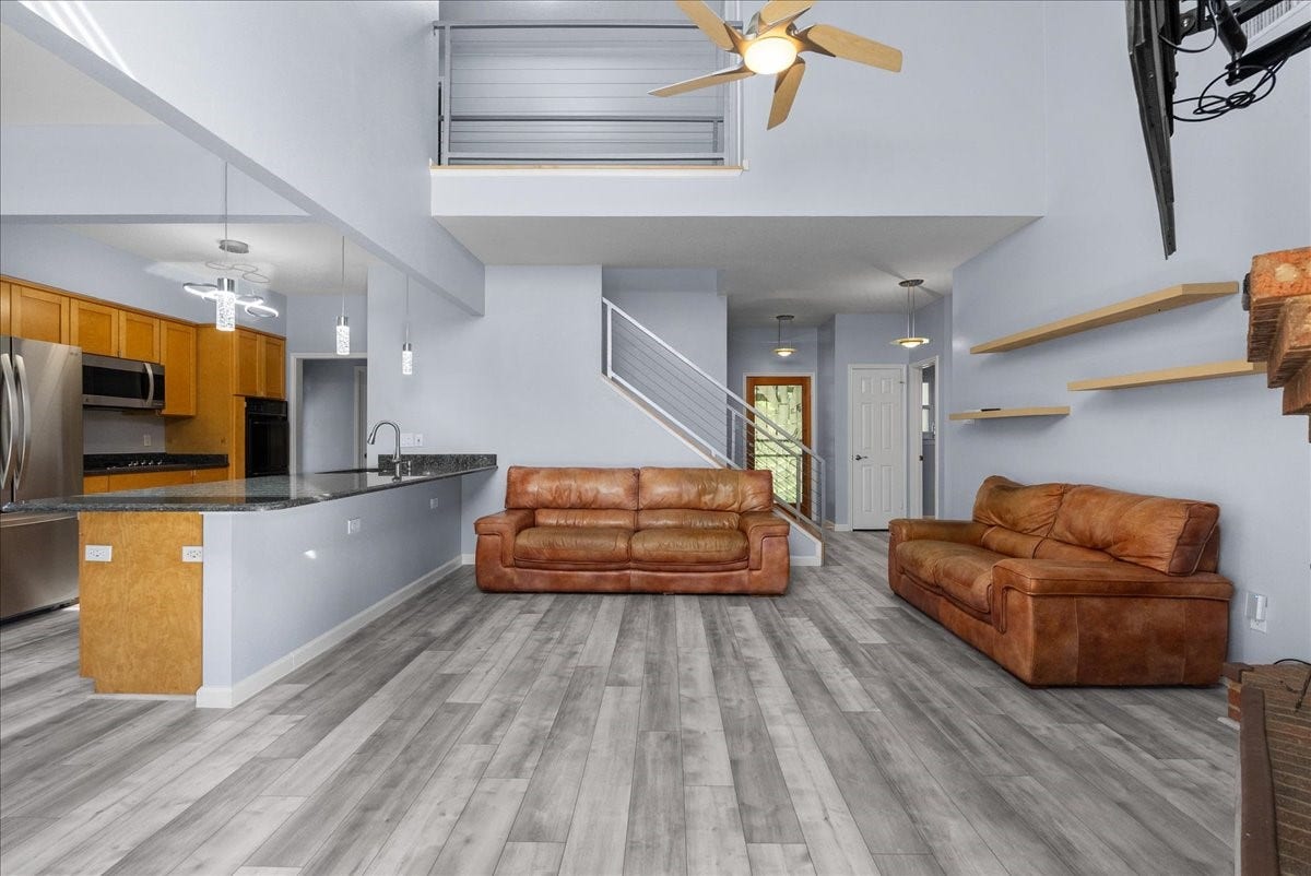 1016 Glenshannon Avenue, Friendswood, TX 77546 1016 Glenshannon Avenue, Friendswood, TX 77546