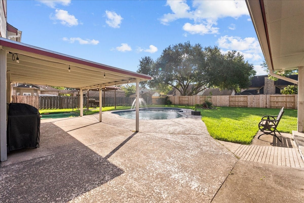 1016 Glenshannon Avenue, Friendswood, TX 77546 1016 Glenshannon Avenue, Friendswood, TX 77546