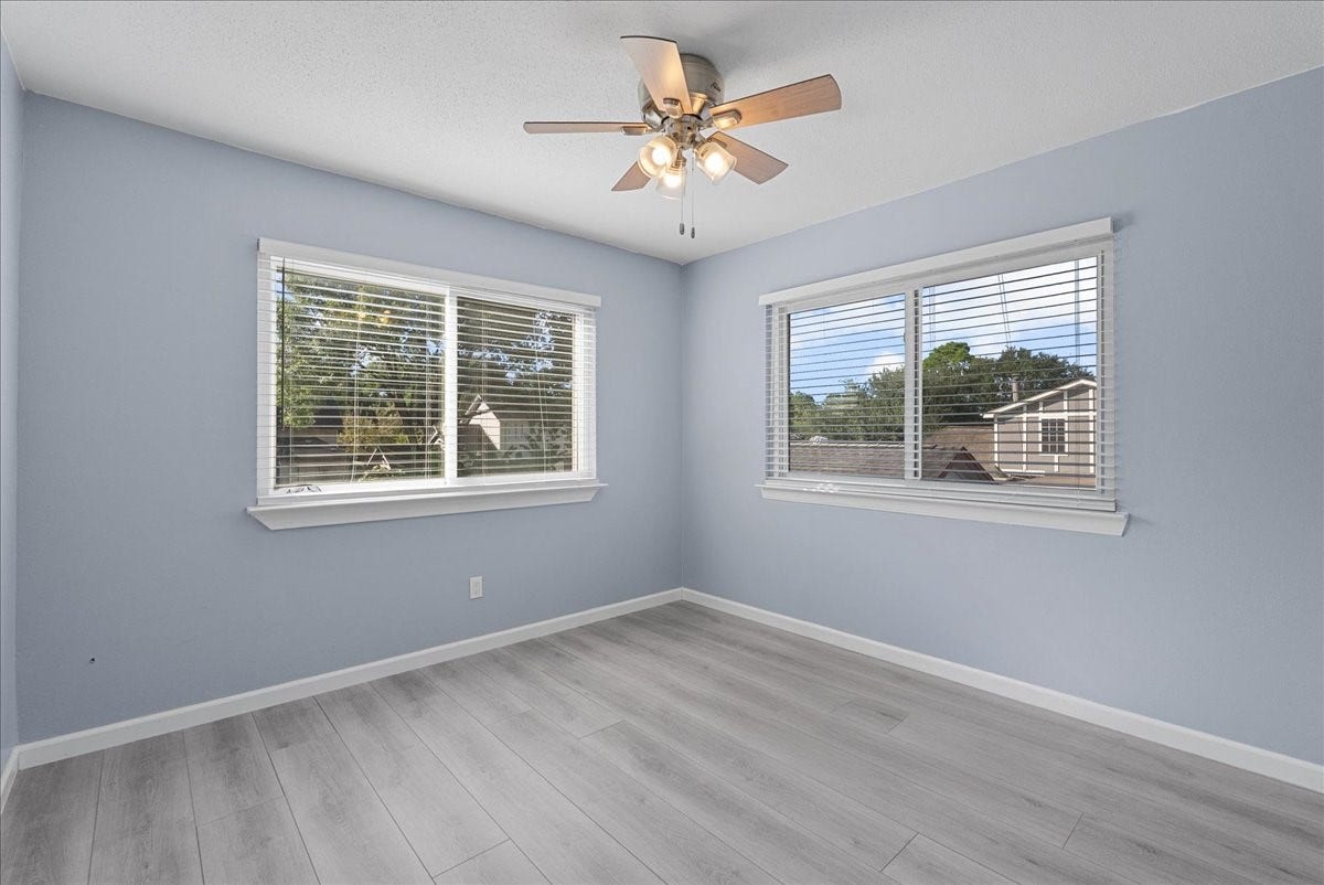 1016 Glenshannon Avenue, Friendswood, TX 77546 1016 Glenshannon Avenue, Friendswood, TX 77546