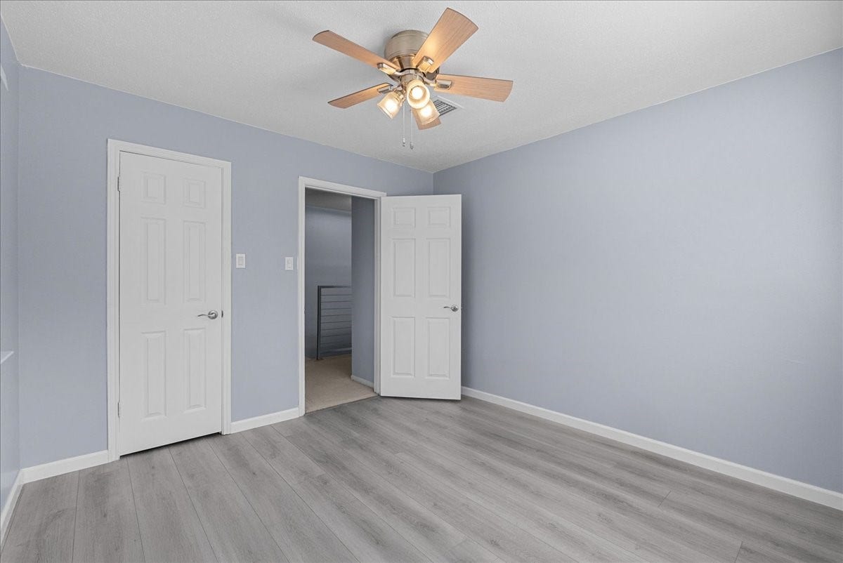 1016 Glenshannon Avenue, Friendswood, TX 77546 1016 Glenshannon Avenue, Friendswood, TX 77546