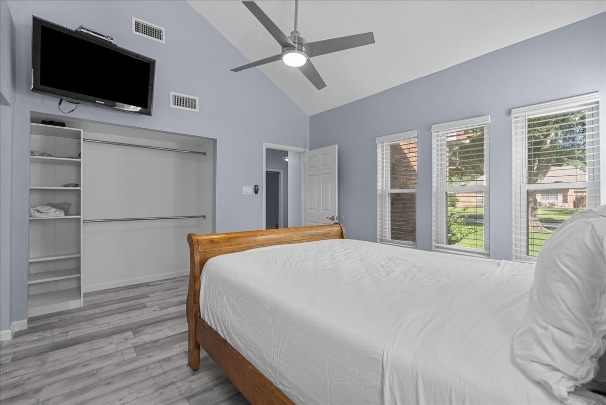 1016 Glenshannon Avenue, Friendswood, TX 77546 1016 Glenshannon Avenue, Friendswood, TX 77546