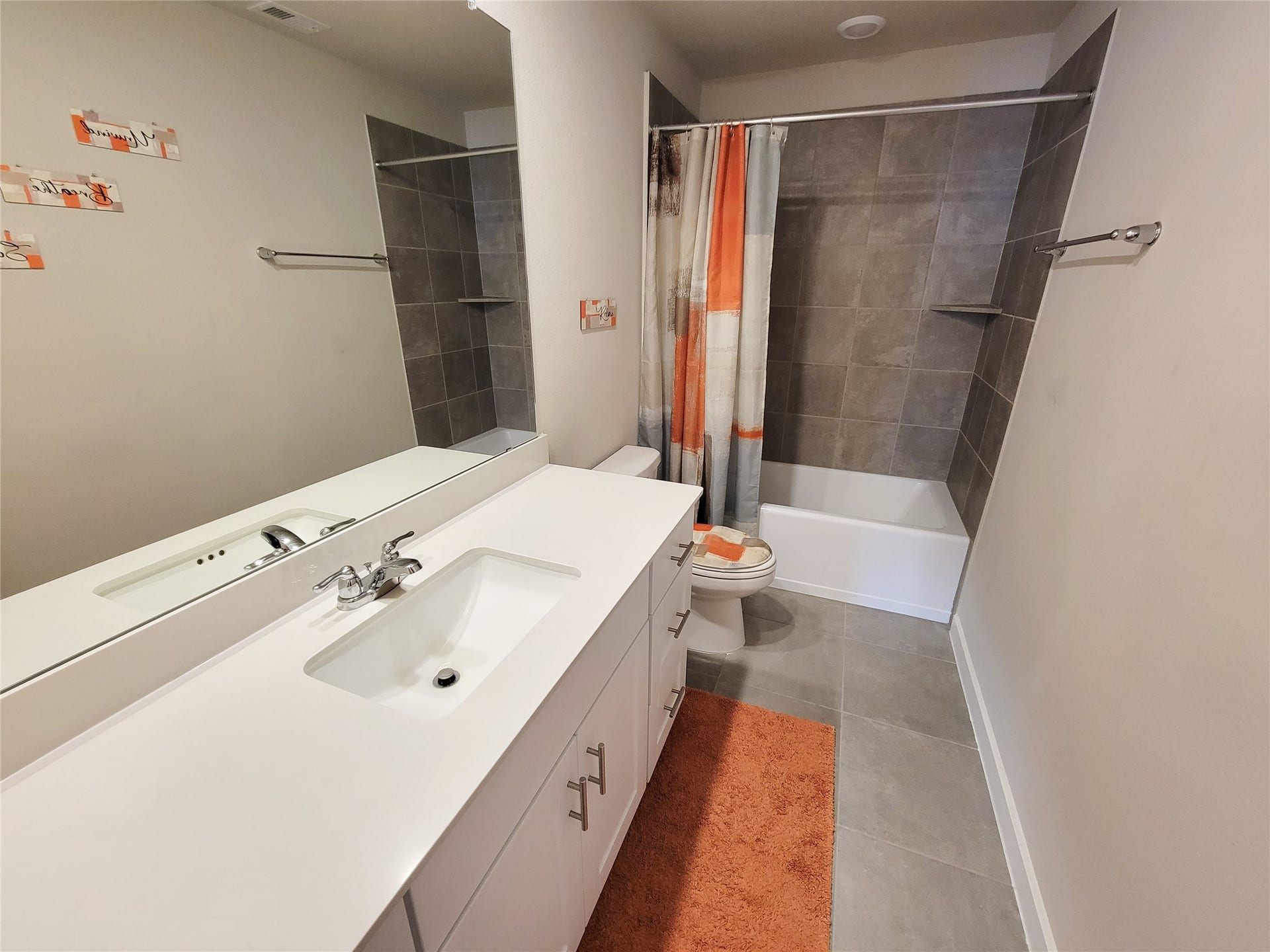 10843 Bodie Hills Drive, Rosharon, TX 77583 Third bathroom with a full bathroom on the second floor is a plus! No more sharing!
