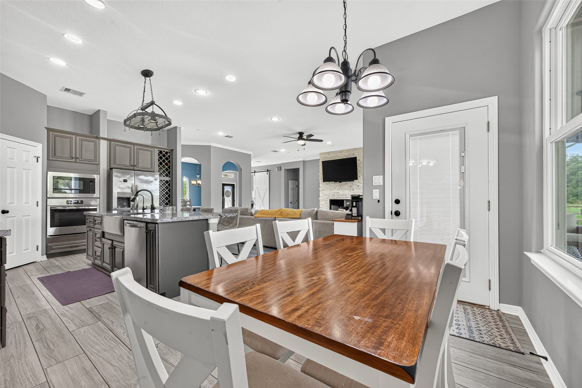 2926 Horse Trail Drive, Rosharon, TX 77583 2926 Horse Trail Drive, Rosharon, TX 77583