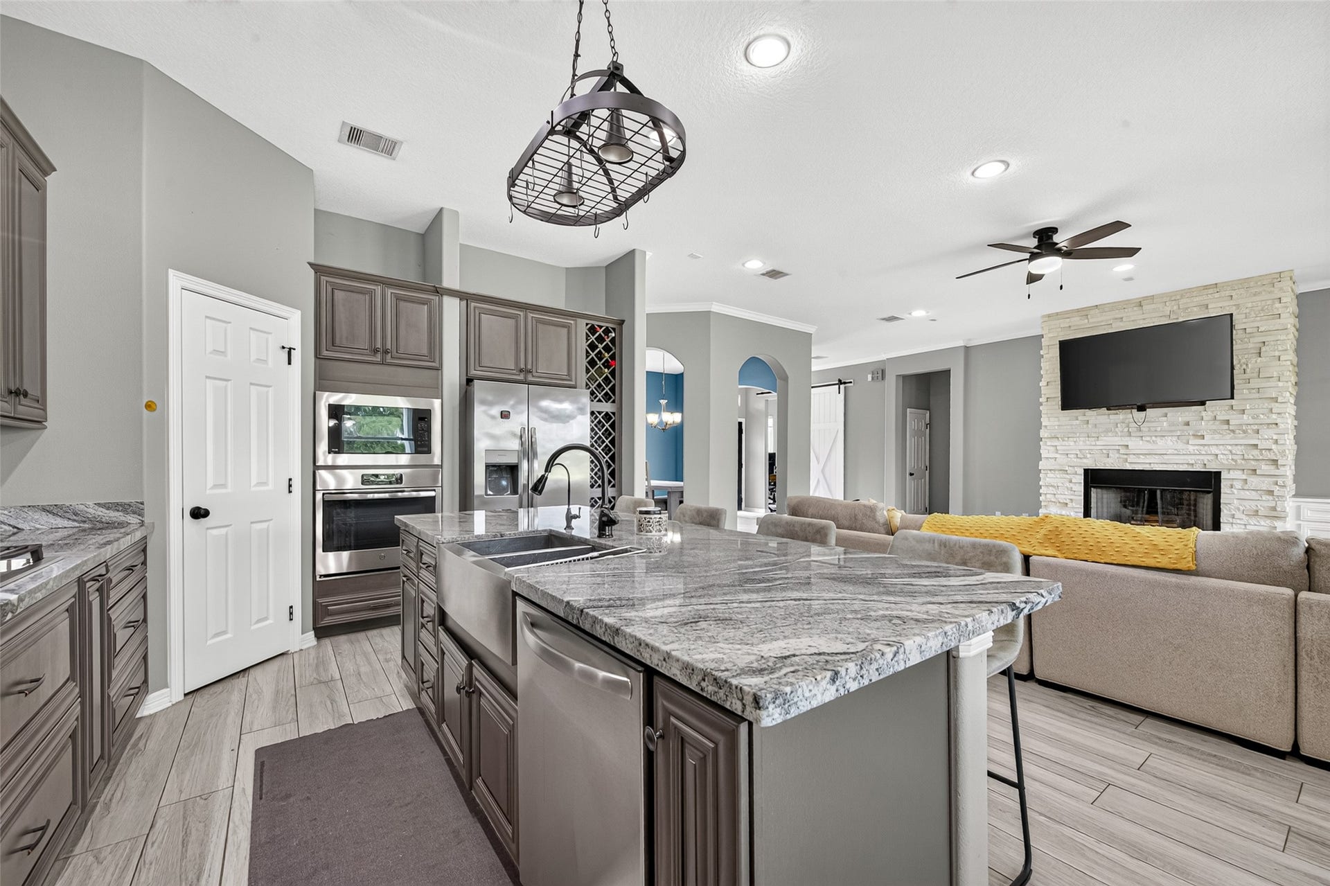 2926 Horse Trail Drive, Rosharon, TX 77583 2926 Horse Trail Drive, Rosharon, TX 77583