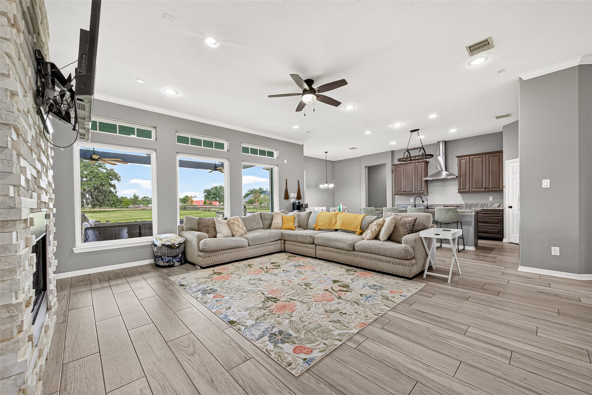 2926 Horse Trail Drive, Rosharon, TX 77583 2926 Horse Trail Drive, Rosharon, TX 77583