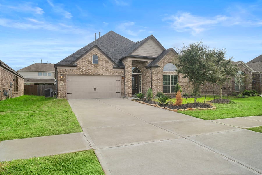 Property photo for 4923 Windy Poplar Trl Trail, Rosenberg, TX