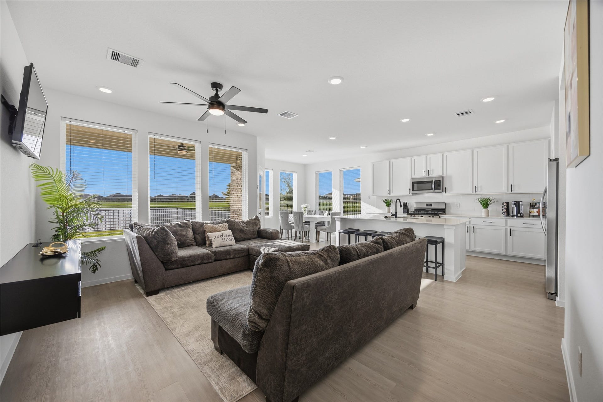 2517 Lago Costa Drive, Texas City, TX 77568 2517 Lago Costa Drive, Texas City, TX 77568