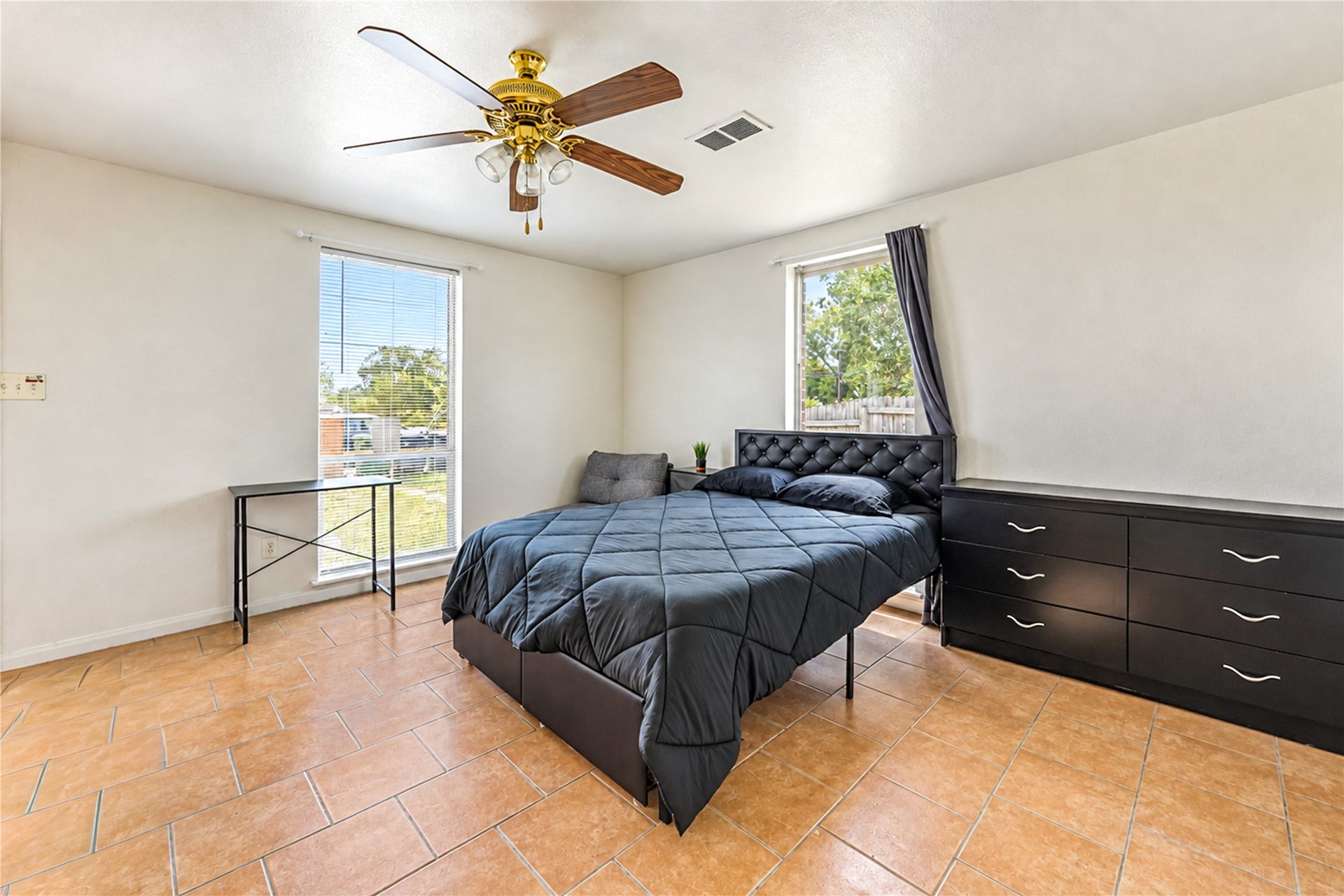 225 Palmyra St Street, Houston, TX 77022