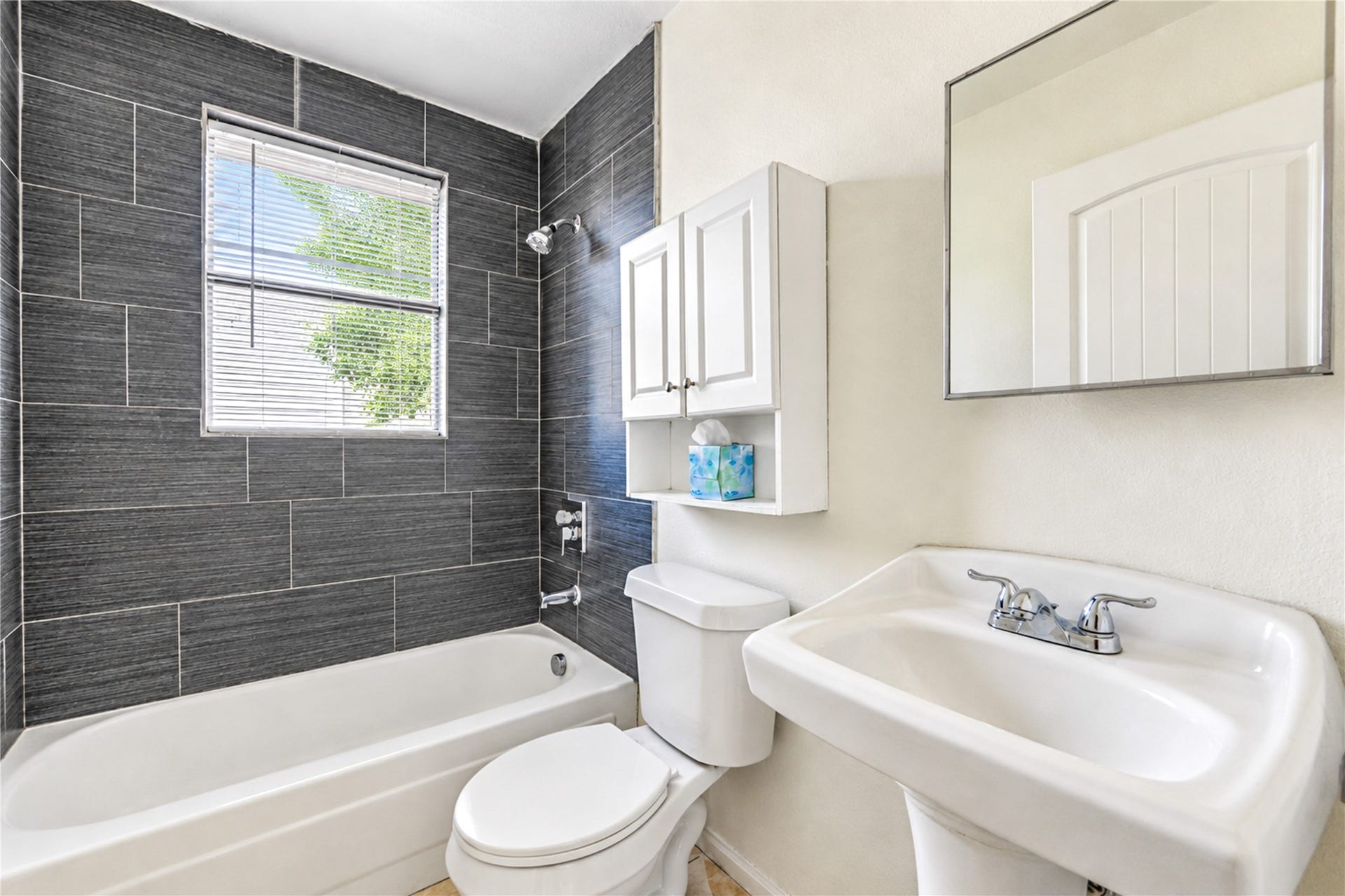 225 Palmyra St Street, Houston, TX 77022