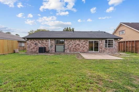 11007 Green Arbor Drive, Houston, TX 77089 11007 Green Arbor Drive, Houston, TX 77089