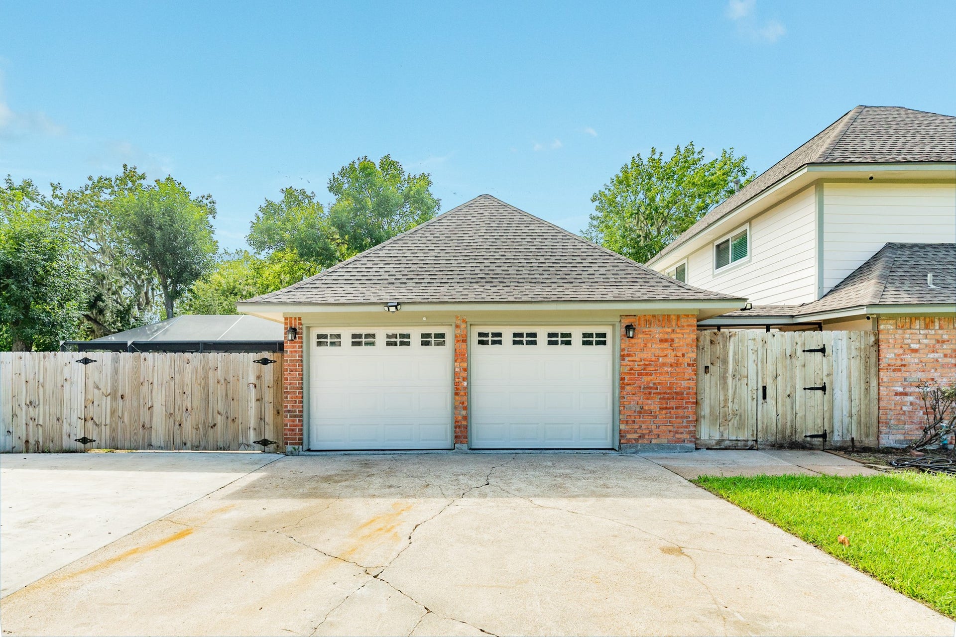 250 Wedgewood Street, Lake Jackson, TX 77566 250 Wedgewood Street, Lake Jackson, TX 77566
