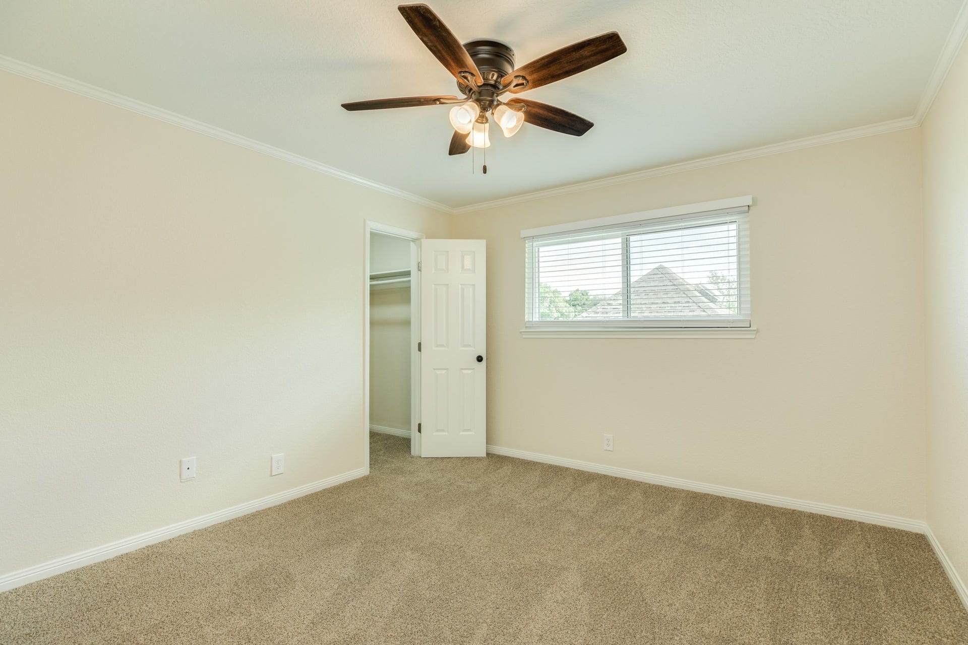 250 Wedgewood Street, Lake Jackson, TX 77566 250 Wedgewood Street, Lake Jackson, TX 77566