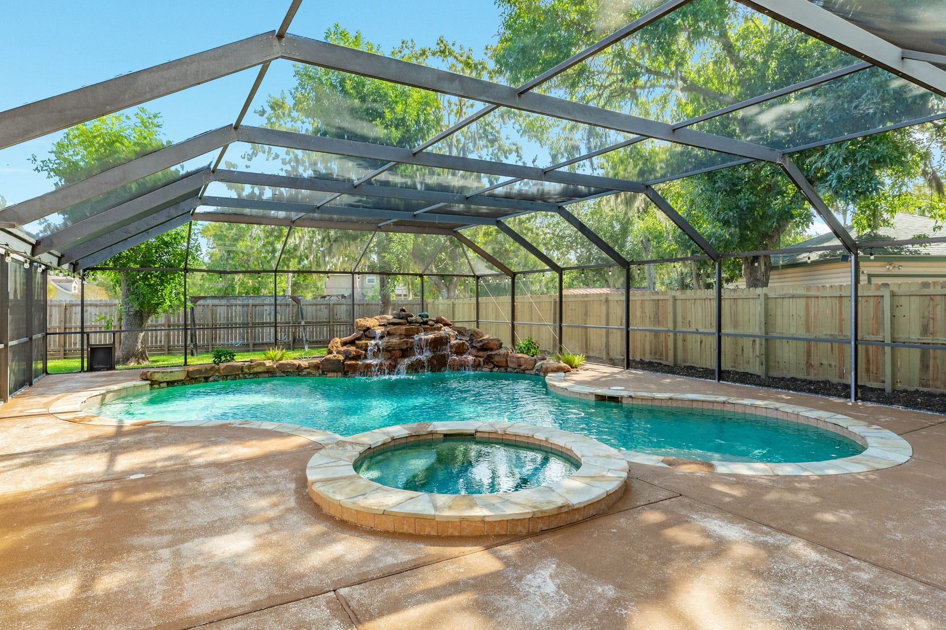 250 Wedgewood Street, Lake Jackson, TX 77566 250 Wedgewood Street, Lake Jackson, TX 77566