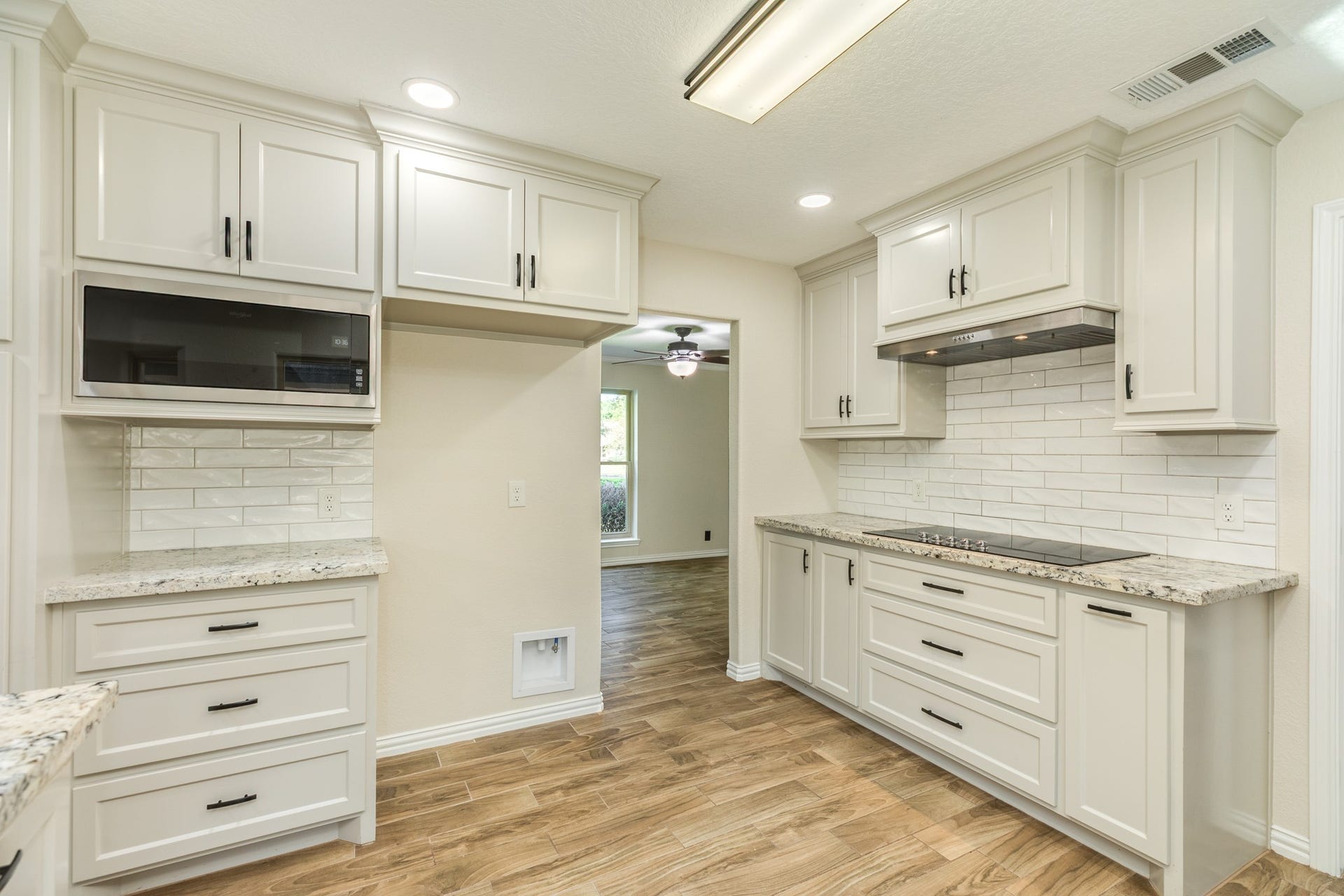 250 Wedgewood Street, Lake Jackson, TX 77566 250 Wedgewood Street, Lake Jackson, TX 77566