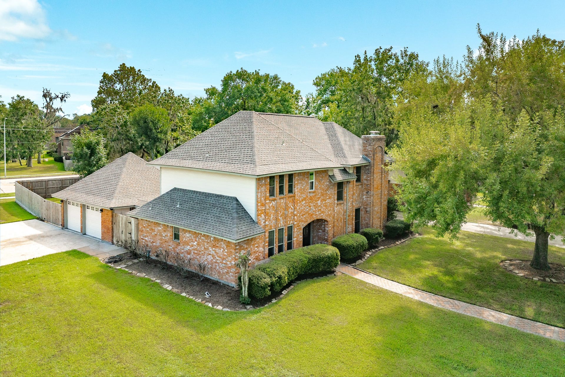 250 Wedgewood Street, Lake Jackson, TX 77566 250 Wedgewood Street, Lake Jackson, TX 77566