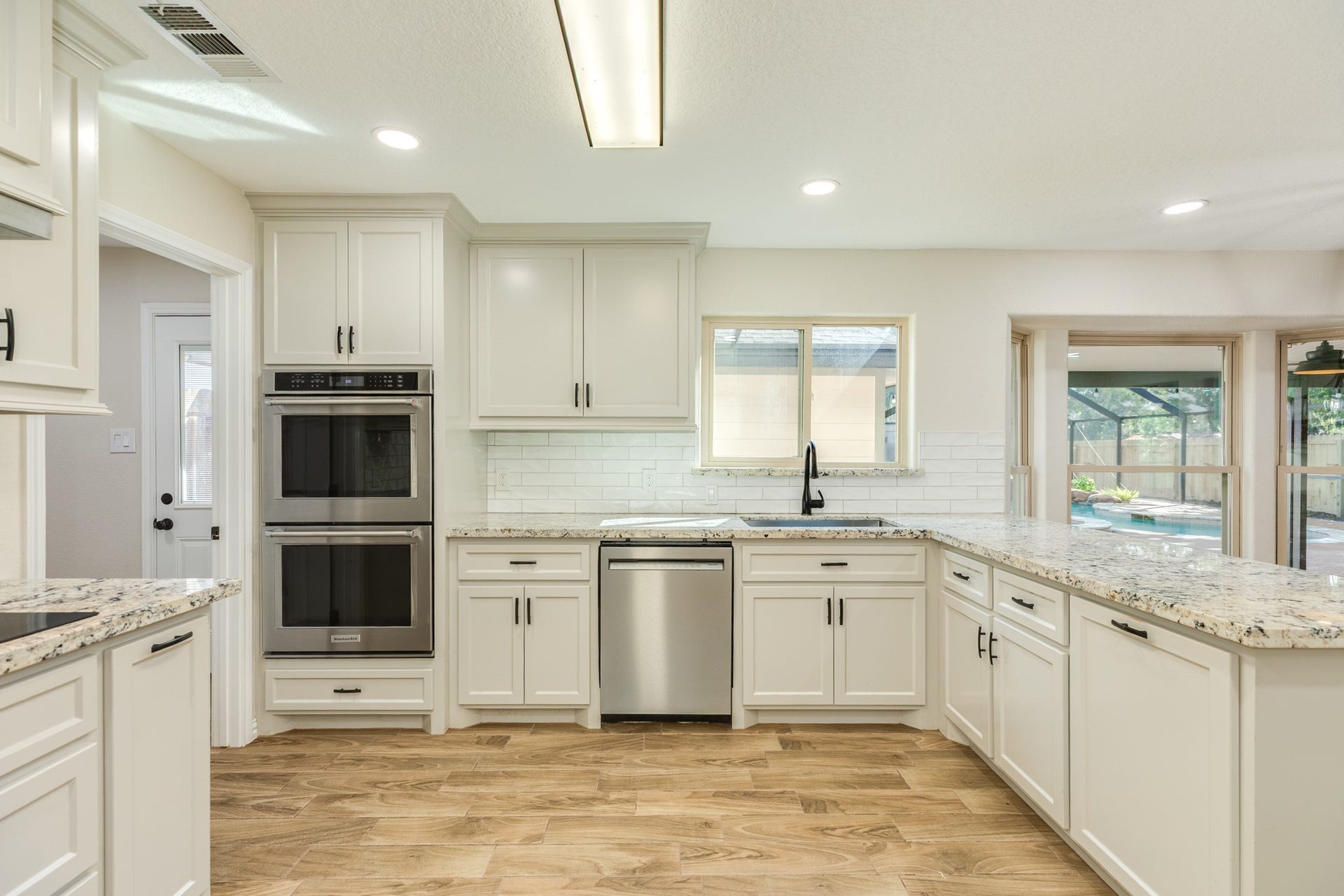 250 Wedgewood Street, Lake Jackson, TX 77566 250 Wedgewood Street, Lake Jackson, TX 77566