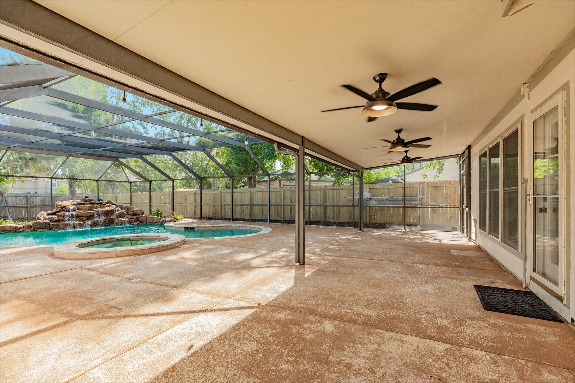 250 Wedgewood Street, Lake Jackson, TX 77566 250 Wedgewood Street, Lake Jackson, TX 77566