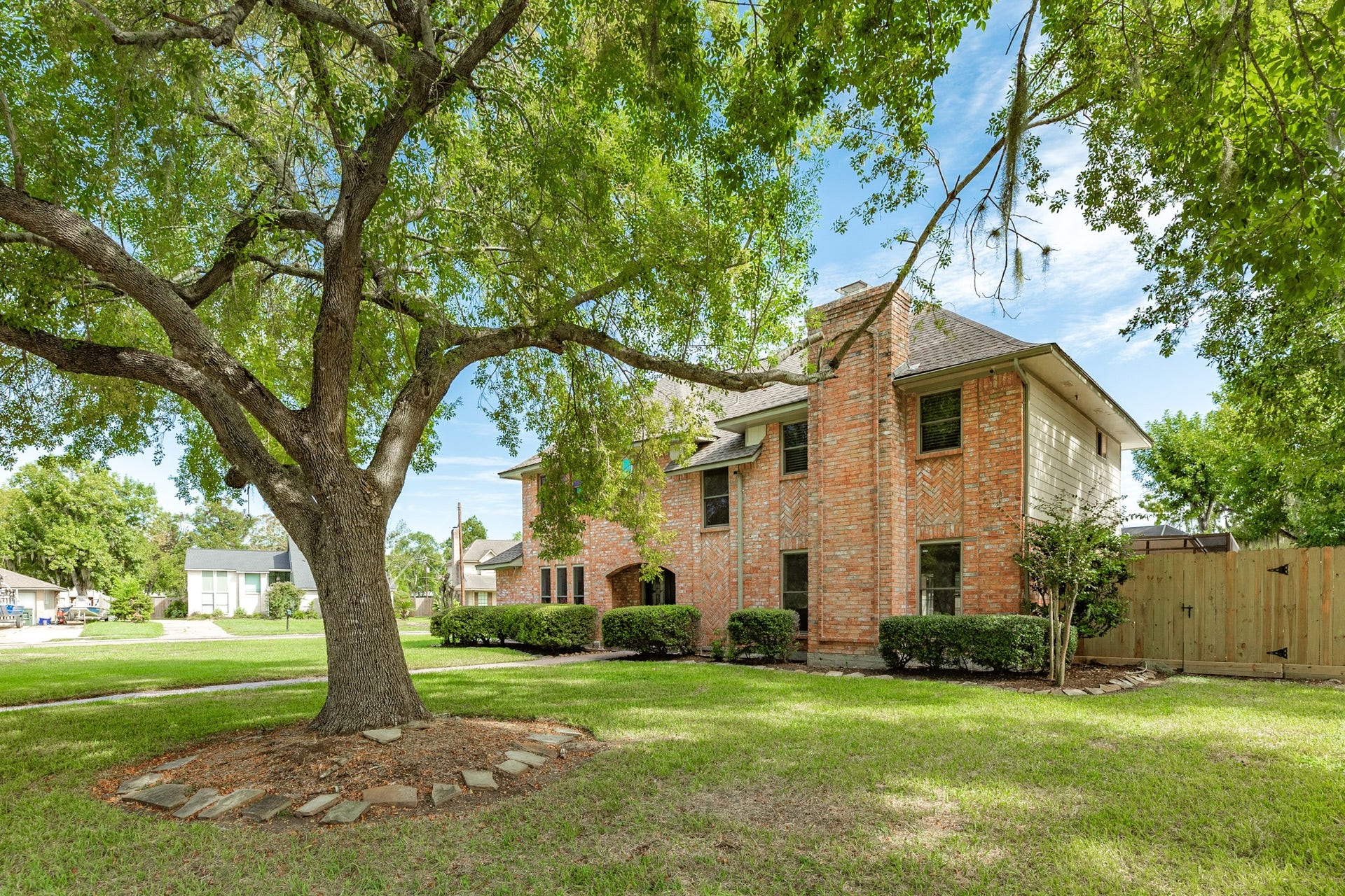250 Wedgewood Street, Lake Jackson, TX 77566 250 Wedgewood Street, Lake Jackson, TX 77566