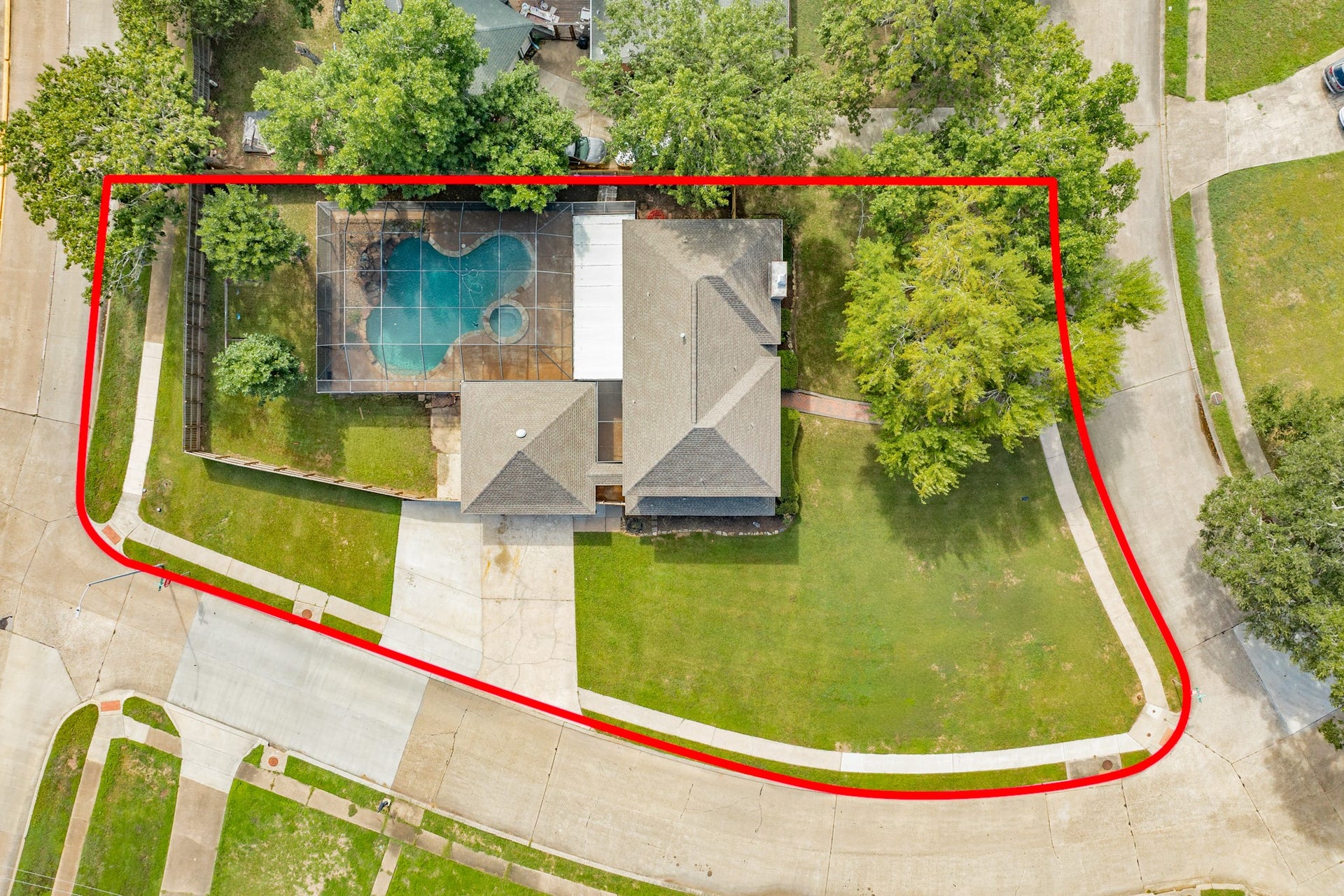 250 Wedgewood Street, Lake Jackson, TX 77566 250 Wedgewood Street, Lake Jackson, TX 77566