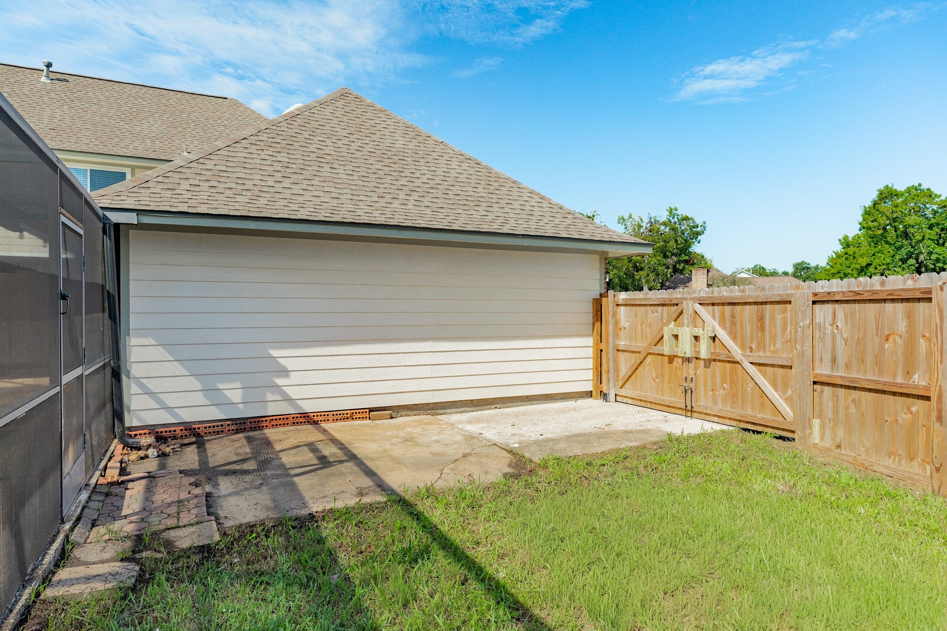 250 Wedgewood Street, Lake Jackson, TX 77566 250 Wedgewood Street, Lake Jackson, TX 77566