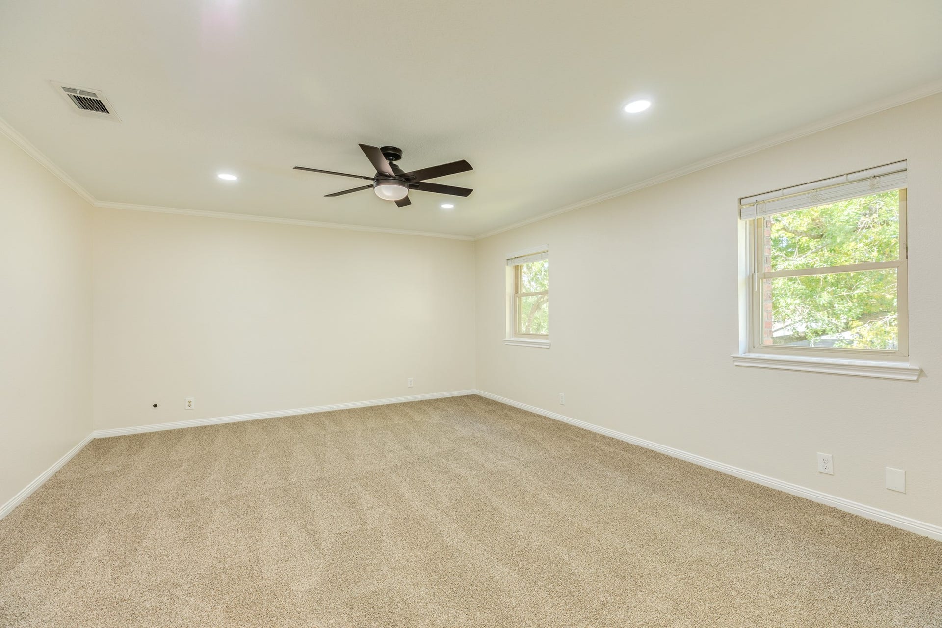 250 Wedgewood Street, Lake Jackson, TX 77566 250 Wedgewood Street, Lake Jackson, TX 77566