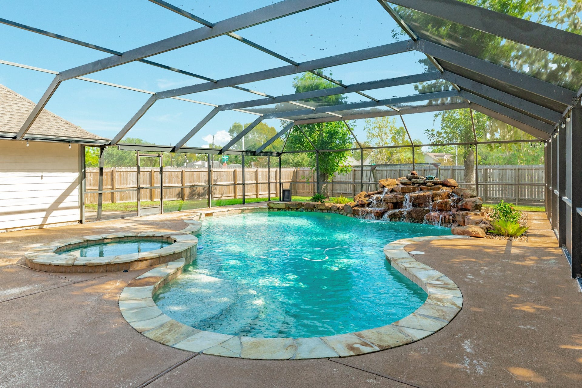 250 Wedgewood Street, Lake Jackson, TX 77566 250 Wedgewood Street, Lake Jackson, TX 77566
