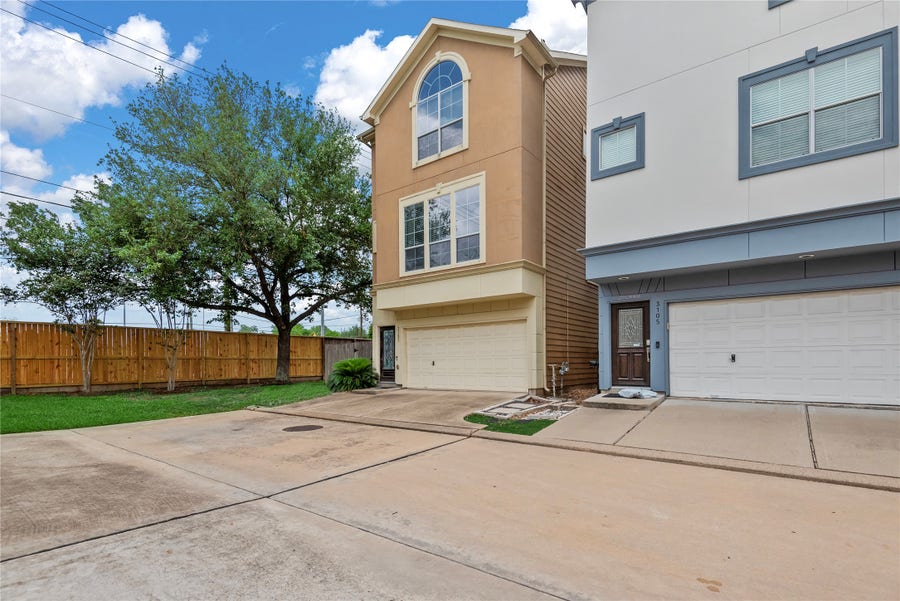 Property photo for 3103 Clearview Circle, Houston, TX