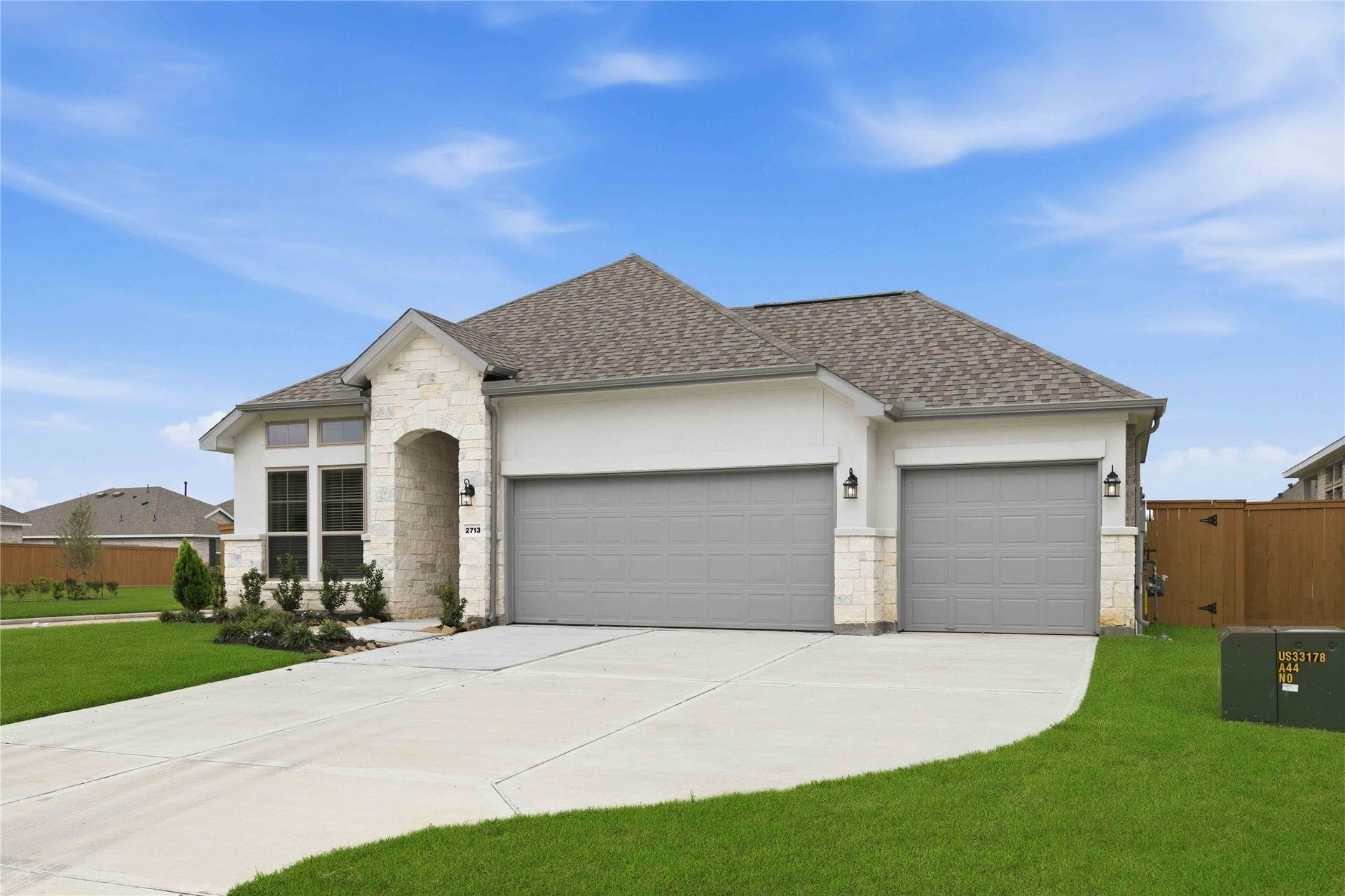 2713 Mackinac Bay Drive, La Marque, TX 77568 2713 Mackinac Bay Drive, La Marque, TX 77568