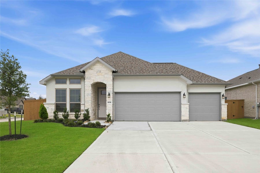 Property photo for 2713 Mackinac Bay Drive, La Marque, TX