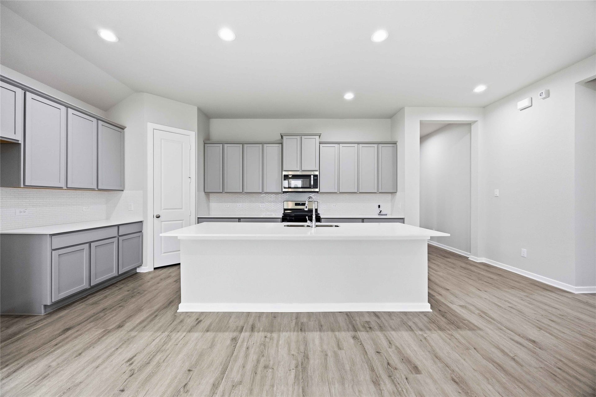 2713 Mackinac Bay Drive, La Marque, TX 77568 2713 Mackinac Bay Drive, La Marque, TX 77568