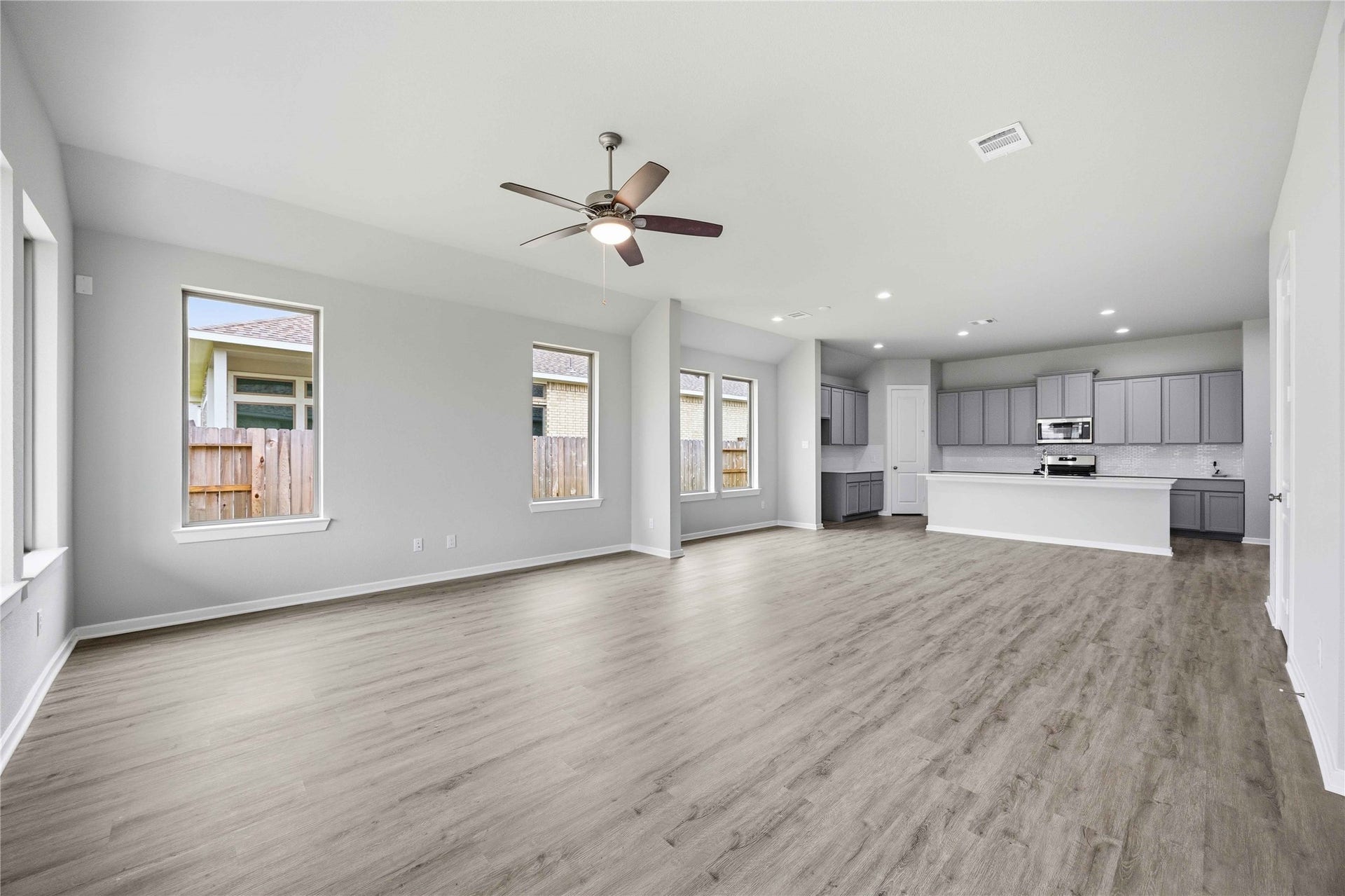 2713 Mackinac Bay Drive, La Marque, TX 77568 2713 Mackinac Bay Drive, La Marque, TX 77568