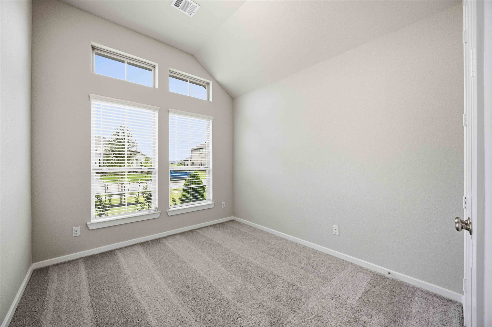2713 Mackinac Bay Drive, La Marque, TX 77568 2713 Mackinac Bay Drive, La Marque, TX 77568
