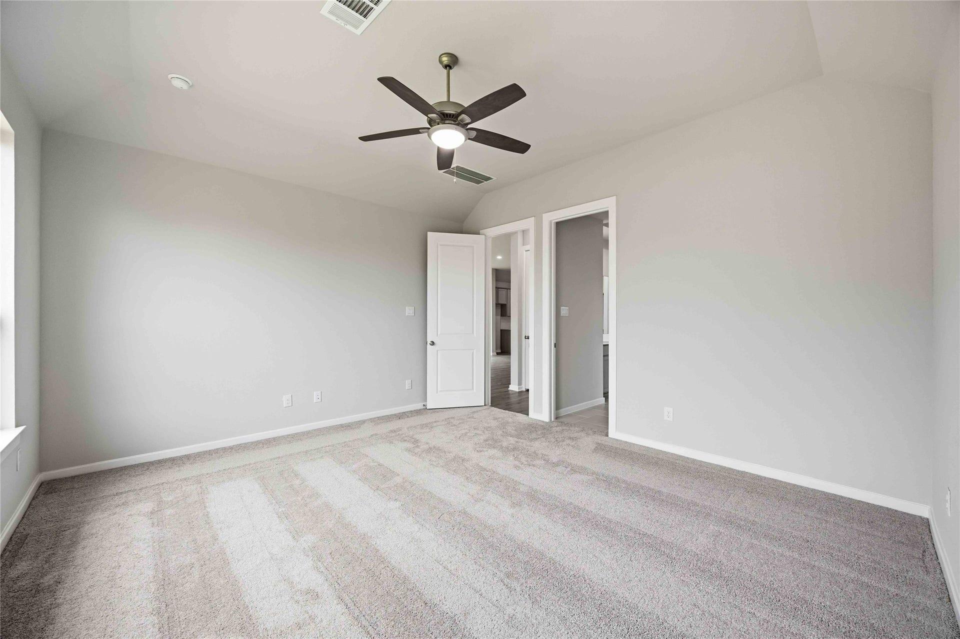 2713 Mackinac Bay Drive, La Marque, TX 77568 2713 Mackinac Bay Drive, La Marque, TX 77568