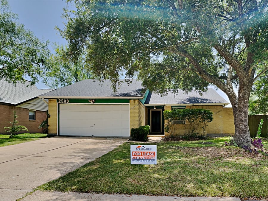 Property photo for 2509 Merrimac Drive, League City, TX