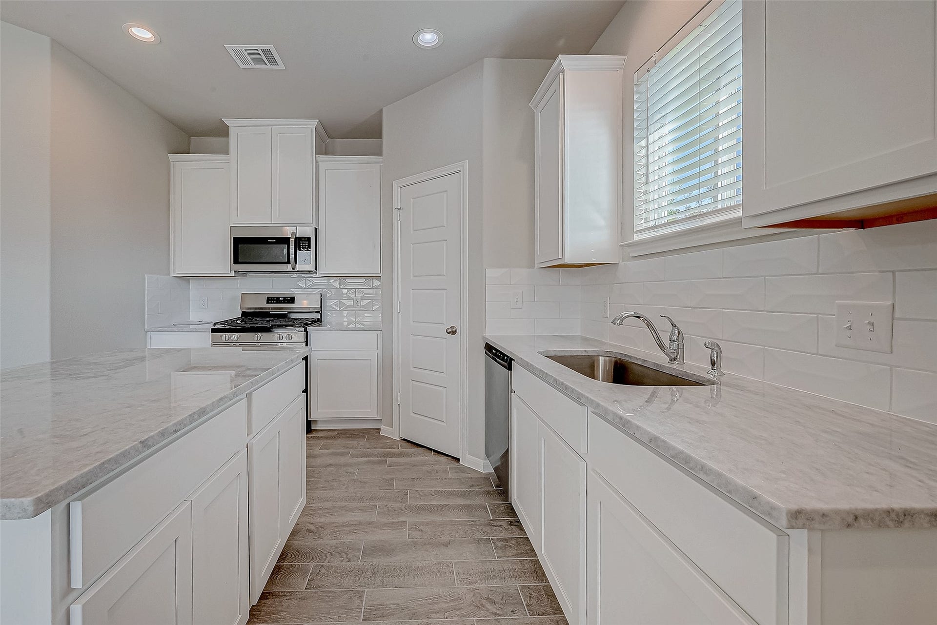 12339 Sunset Canyon Drive, Willis, TX 77318