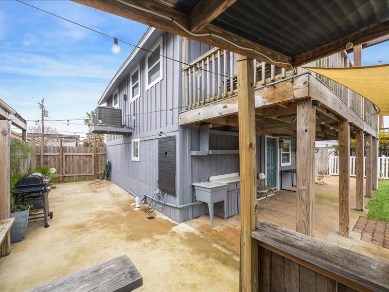 85 Bayou Vista Drive, Hitchcock, TX 77563 85 Bayou Vista Drive, Hitchcock, TX 77563