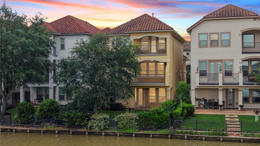 Property photo for 1014 Old Oyster Trail, Sugar Land, TX